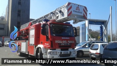 Iveco EuroCargo 180E32 III serie
Vigili del Fuoco
Comando Provinciale di Roma
AutoScala M39L da 39 metri allestimento Magirus
VF 27498
