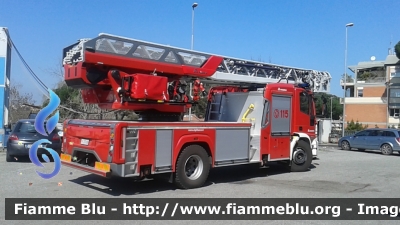 Iveco EuroCargo 180E32 III serie
Vigili del Fuoco
Comando Provinciale di Roma
AutoScala M39L da 39 metri allestimento Magirus
VF 27498
