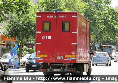 Iveco Daily III Serie
Vigili del Fuoco
Comando Provinciale di Palermo
Nucleo NBCR
VF 22860
Parole chiave: Iveco Daily_IIISerie VF22860