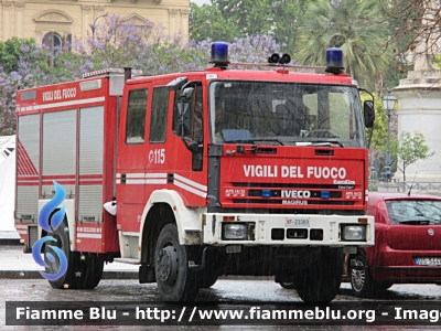 Iveco EuroFire 140E28 4x4 I serie
Vigili del Fuoco
Comando Provinciale di Palermo
AutoPompaSerbatoio allestimento Iveco-Magirus
VF 23389
Parole chiave: Iveco EuroFire_140E28_4x4_Iserie VF23389