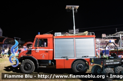 Mercedes-Benz Unimog U100L
Vigili del Fuoco
Distretto della Val Di Sole
Corpo Volontario di Commezzadura (TN)
allestimento Fulmix
VF F07 TN
Parole chiave: Mercedes-Benz Unimog_U100L VFF07TN