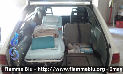 Mercedes Benz E250
118 Abruzzo Soccorso
ASL Lanciano Vasto Chieti
P.O. Ortona
Allestimento Grazia
-vano sanitario-
Parole chiave: Mercedes-Benz E250 Ambulanza