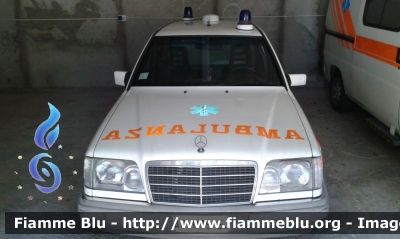 Mercedes Benz E250
118 Abruzzo Soccorso
ASL Lanciano Vasto Chieti
P.O. Ortona
Allestimento Grazia
Parole chiave: Mercedes-Benz E250 Ambulanza