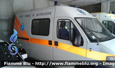 Fiat Ducato II serie
118 Abruzzo Soccorso
ASL Lanciano Vasto Chieti
P.O. Ortona
Allestimento G.G.G. Elettromeccanica
Parole chiave: Fiat Ducato_IIserie Ambulanza