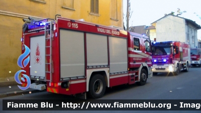 Mercedes-Benz Actros 1841 II serie
Vigili del Fuoco
Comando Provinciale di Milano
Distaccamento Permanente di Legnano
AutoPompaSerbatoio allestimento BAI
Ricondizionato Fortini
VF 23333
Parole chiave: Mercedes-Benz Actros_1841_II_serie APS VF_23333