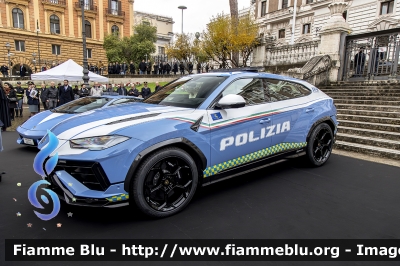 Lamborghini Urus Performante
Polizia di Stato
Polizia Stradale
POLIZIA M9450
Parole chiave: Lamborghini Urus_Performante POLIZIAM9450