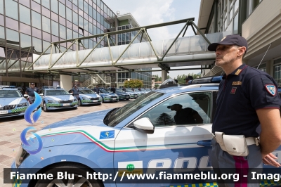 Skoda Superb Wagon 4x4 III serie
Polizia di Stato
Polizia Stradale
 in servizio sulla A22 "Modena-Brennero"
Parole chiave: Skoda Superb_Wagon_4x4_IIIserie