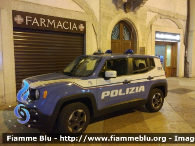 Jeep Renegade
Polizia di Stato 
Reparto PrevenzioneCrimine 
POLIZIA M2242
Parole chiave: Jeep Renegade POLIZIAM2242