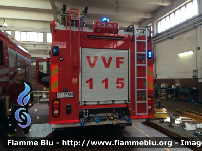 Volvo FL 290 IV serie
Vigili del Fuoco
Comando Provinciale di Milano
AutoPompaSerbatoio
Allestimento BAI
VF 27281 VF 27283
Parole chiave: Volvo FL_290_IVserie VF27283 VF27281