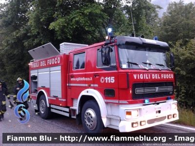 Iveco OM 160
Vigili del Fuoco
Comando provinciale di Udine
Distaccamento Volontario di Rigolato
AutoPompaSerbatoio allestimento Baribbi
VF 11281

Parole chiave: Iveco-OM 160 VF11281