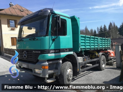 Mercedes Benz Actros 2031 4x4 I serie 
Carabinieri
Comando Carabinieri Unità per la tutela Forestale, Ambientale e Agroalimentare
CC DN 329
Parole chiave: Mercedes_Benz Actros_2031_4x4_Iserie CCDN329