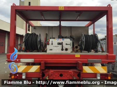 Iveco EuroCargo 135E23 4x4 I serie
Vigili del Fuoco
Comando Provinciale di Bologna
Allestimento Fortini
VF 21587
Parole chiave: Iveco EuroCargo_135E23_4x4_Iserie VF21587