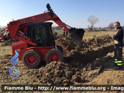 Fiat Hitachi SL40B
Vigili del Fuoco
Comando Provinciale di Piacenza
G.O.S. (Gruppo Operativo Speciale) 
Emilia Romagna
VF 21622
Parole chiave: Fiat-Hitachi SL40B VF21662