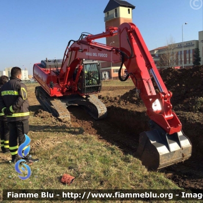 Case CX210
Vigili del Fuoco
Comando Provinciale di Piacenza
G.O.S. (Gruppo Operativo Speciale) 
Emilia Romagna

Parole chiave: Case CX210