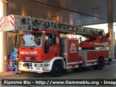 Iveco EuroFire 150E27 I serie
Vigili del Fuoco
Comando Provinciale di Milano
Autoscala da 30 metri
Allestimento Iveco Magirus
Parole chiave: Iveco EuroFire_150E27_Iserie