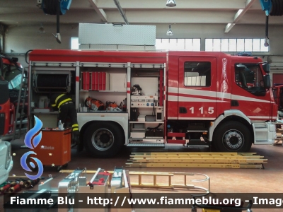 Volvo FL 290 IV serie
Vigili del Fuoco
Comando Provinciale di Milano
AutoPompaSerbatoio
Allestimento BAI
VF 27279
Parole chiave: Volvo FL_290_IVserie VF27279