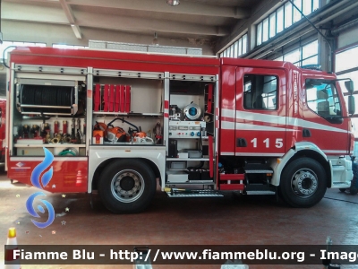 Volvo FL 290 IV serie
Vigili del Fuoco
Comando Provinciale di Milano
AutoPompaSerbatoio
Allestimento BAI
VF 27281
Parole chiave: Volvo FL_290_IVserie VF27281