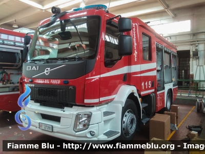 Volvo FL 290 IV serie
Vigili del Fuoco
Comando Provinciale di Milano
AutoPompaSerbatoio
Allestimento BAI
VF 27281
Parole chiave: Volvo FL_290_IVserie VF27281