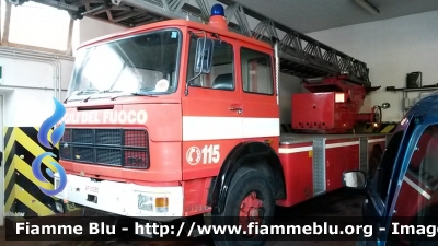 Fiat 684N
Vigili del Fuoco
Comando Provinciale di Belluno
distaccamento di Pieve di Cadore
VF10055
Parole chiave: Fiat 684_N AutoScala VF10055