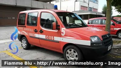 Fiat Doblò I serie
Vigili del Fuoco
Comando Provinciale di Treviso
Distaccamento aeroporto "Canova" Treviso
Autovettura adibita a scorta tecnica.
VF23069
Parole chiave: Fiat Doblò_Iserie VF23069