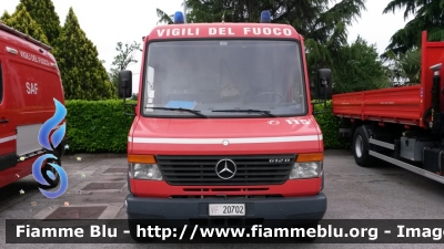 Mercedes-Benz Vario 612D
Vigili del Fuoco
Comando Provinciale di Treviso
VF 20702
Parole chiave: Mercedes-Benz Vario_612D VF20702