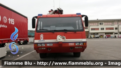 Iveco Magirus Dragon X6 I serie
Vigili del Fuoco
Comando Provinciale di Treviso
Distaccamento Aeroportuale "Antonio Canova"
AutoIdroSchiuma allestimento Iveco-Magirus
VF 20031
Parole chiave: Iveco-Magirus Dragon_X6_Iserie VF20031