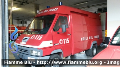 Renault B110
Vigili del Fuoco
Comando Provinciale di Treviso
Carro Aria
VF 19174
Parole chiave: Renault B110 VF19174