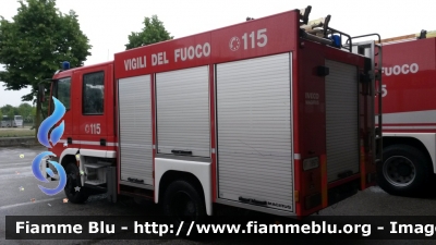 Iveco CityEuroFire 100E21 I serie
Vigili del Fuoco
Comando Provinciale di Treviso
AutoPompaSerbatoio allestimento Iveco-Magirus
VF 19976
Parole chiave: Iveco CityEuroFire_100E21_Iserie VF19976