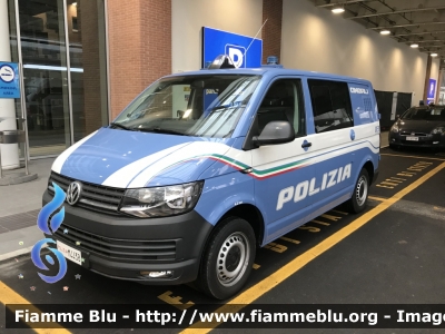 Volkswagen Transporter T6
Polizia di Stato
Unita' Cinofile
Allestimento BAI
POLIZIA M4438
Parole chiave: Volkswagen Transporter_T6 POLIZIAM4438