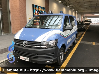 Volkswagen Transporter T6
Polizia di Stato
Unita' Cinofile
Allestimento BAI
POLIZIA M4438
Parole chiave: Volkswagen Transporter_T6 POLIZIAM4438