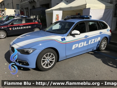 Bmw 318 Touring F31 II restyle
Polizia di Stato
Polizia Stradale
Allestimento Marazzi
Decorazione grafica Artlantis
POLIZIA M2445
Parole chiave: Bmw 318_Touring_F31_IIrestyle POLIZIAM2445