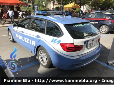 Bmw 318 Touring F31 II restyle
Polizia di Stato
Polizia Stradale
Allestimento Marazzi
Decorazione grafica Artlantis
POLIZIA M2445
Parole chiave: Bmw 318_Touring_F31_IIrestyle POLIZIAM2445