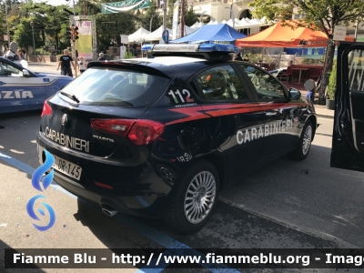 Alfa-Romeo Nuova Giulietta restyle
Carabinieri
Nucleo Operativo e RadioMobile
Allestita NCT Nuova Carrozzeria Torinese
Decorazione Grafica Artlantis
CC DR145
Parole chiave: Alfa-Romeo Nuova_Giulietta_restyle CCDR145