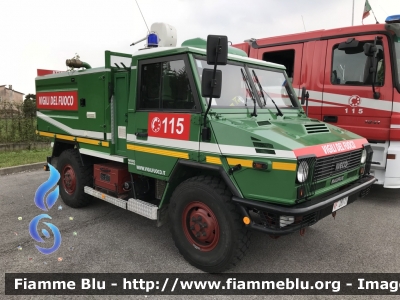 Iveco VM90 Scout
Vigili del Fuoco
Distaccamento Provinciale di Montebelluna (TV)
Antincendio Boschivo allestimento Iveco-Magirus
Ex Corpo Forestale dello Stato
VF 28111
Parole chiave: Iveco VM90_Scout VF28111