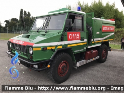 Iveco VM90 Scout
Vigili del Fuoco
Distaccamento Provinciale di Montebelluna (TV)
Antincendio Boschivo allestimento Iveco-Magirus
Ex Corpo Forestale dello Stato
VF 28111
Parole chiave: Iveco VM90_Scout VF28111