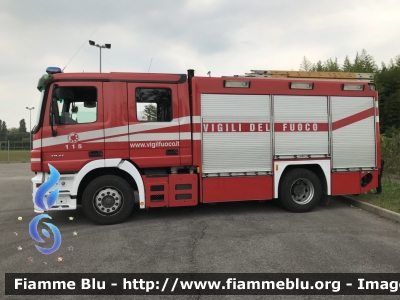 Mercedes-Benz Actros 1841 II serie
Vigili del Fuoco
Comando Provinciale di Treviso
Distaccamento Permanente di Montebelluna (TV)
AutoPompaSerbatoio allestimento Bai
VF 23314
Parole chiave: Mercedes-Benz Actros_1841_IIserie VF23314