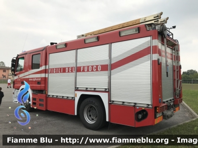 Mercedes-Benz Actros 1841 II serie
Vigili del Fuoco
Comando Provinciale di Treviso
Distaccamento Permanente di Montebelluna (TV)
AutoPompaSerbatoio allestimento Bai
VF 23314
Parole chiave: Mercedes-Benz Actros_1841_IIserie VF23314