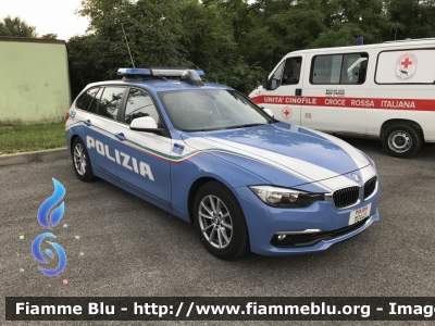 Bmw 318 Touring F31 II restyle
Polizia di Stato
Polizia Stradale
Allestimento Marazzi
Decorazione grafica Artlantis
POLIZIA M2445
Parole chiave: Bmw 318_Touring_F31_IIrestyle POLIZIAM2445