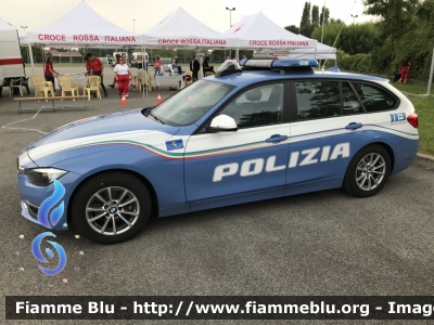 Bmw 318 Touring F31 II restyle
Polizia di Stato
Polizia Stradale
Allestimento Marazzi
Decorazione grafica Artlantis
POLIZIA M2445
Parole chiave: Bmw 318_Touring_F31_IIrestyle POLIZIAM2445