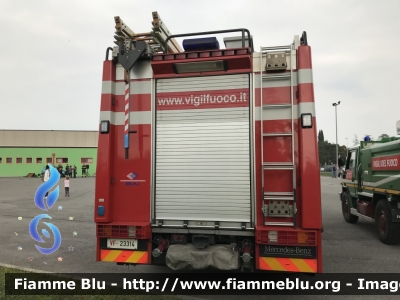 Mercedes-Benz Actros 1841 II serie
Vigili del Fuoco
Comando Provinciale di Treviso
Distaccamento Permanente di Montebelluna (TV)
AutoPompaSerbatoio allestimento Bai
VF 23314
Parole chiave: Mercedes-Benz Actros_1841_IIserie VF23314