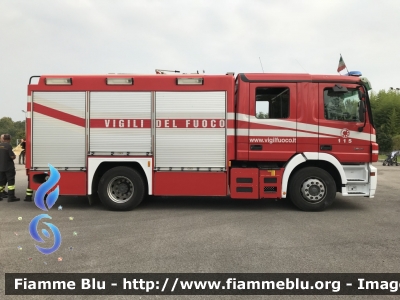 Mercedes-Benz Actros 1841 II serie
Vigili del Fuoco
Comando Provinciale di Treviso
Distaccamento Permanente di Montebelluna (TV)
AutoPompaSerbatoio allestimento Bai
VF 23314
Parole chiave: Mercedes-Benz Actros_1841_IIserie VF23314