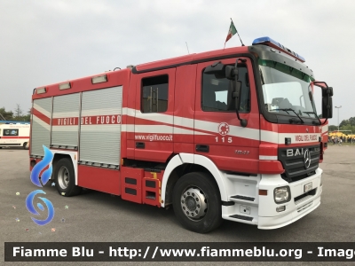 Mercedes-Benz Actros 1841 II serie
Vigili del Fuoco
Comando Provinciale di Treviso
Distaccamento Permanente di Montebelluna (TV)
AutoPompaSerbatoio allestimento Bai
VF 23314
Parole chiave: Mercedes-Benz Actros_1841_IIserie VF23314