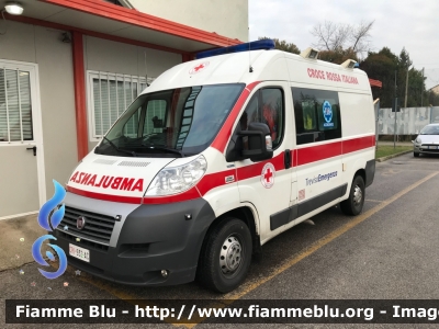 Fiat Ducato X250
Croce Rossa Italiana
Sede di Mogliano Veneto (TV)
CRI 932 AC
Ambulanza convenzionata SUEM 118
"175"
Allestimento Mobitecno
Parole chiave: Fiat Ducato_X250 Ambulanza CRI932AC