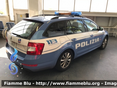 Skoda Octavia Wagon IV serie
Polizia di Stato
Polizia Stradale in servizio sulla rete autostradale di Autostrade per l'Italia
Seconda fornitura con la nuova livrea
Allestite Focaccia
Decorazione Grafica Artlantis
POLIZIA M0430
Parole chiave: Skoda Octavia_Wagon_IVserie POLIZIAM0430