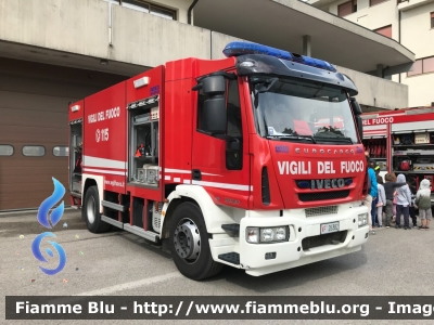 Iveco EuroCargo 180E30 III serie
Vigili del Fuoco
Comando Provinciale di Treviso
AutoBottePompa allestimento Iveco-Magirus
VF 26382
Parole chiave: Iveco EuroCargo_180E30_IIIserie VF26382