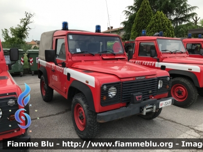 Land Rover Defender 90
Vigili del Fuoco
Comando Provinciale di Treviso
VF 22419
Parole chiave: Land-Rover Defender_90 VF22419