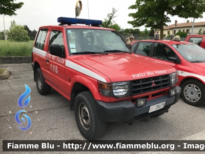 Mitsubishi Pajero Swb II serie
Vigili del Fuoco
Comando Provinciale di Treviso
VF 20479
Parole chiave: Mitsubishi Pajero_Swb_IIserie VF20479