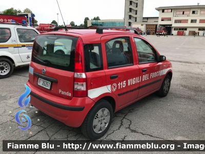 Fiat Nuova Panda I serie
Vigili del Fuoco
Comando Provinciale di Treviso
Automezzo proveniente da confisca
VF 26261
Parole chiave: Fiat Nuova_Panda_Iserie VF26261