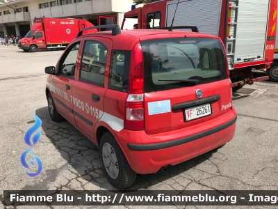 Fiat Nuova Panda I serie
Vigili del Fuoco
Comando Provinciale di Treviso
Automezzo proveniente da confisca
VF 26261
Parole chiave: Fiat Nuova_Panda_Iserie VF26261