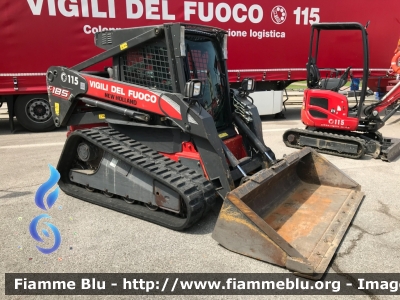 New Holland C185
Vigili del Fuoco
Comando Provinciale di Treviso
VF 26332
Parole chiave: New Holland_C185 VF26332